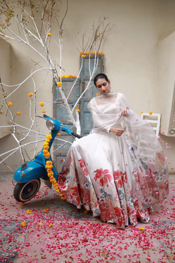 Phoolan – Pearl White Pishwas